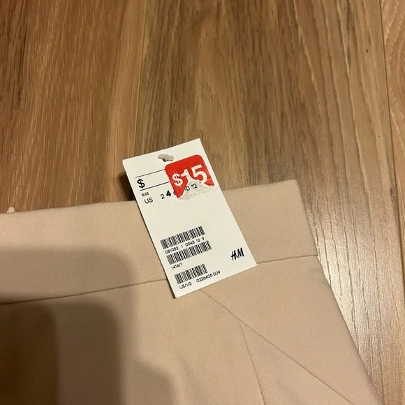 Cream Pencil Skirt (NWT) - Picture 2 of 4